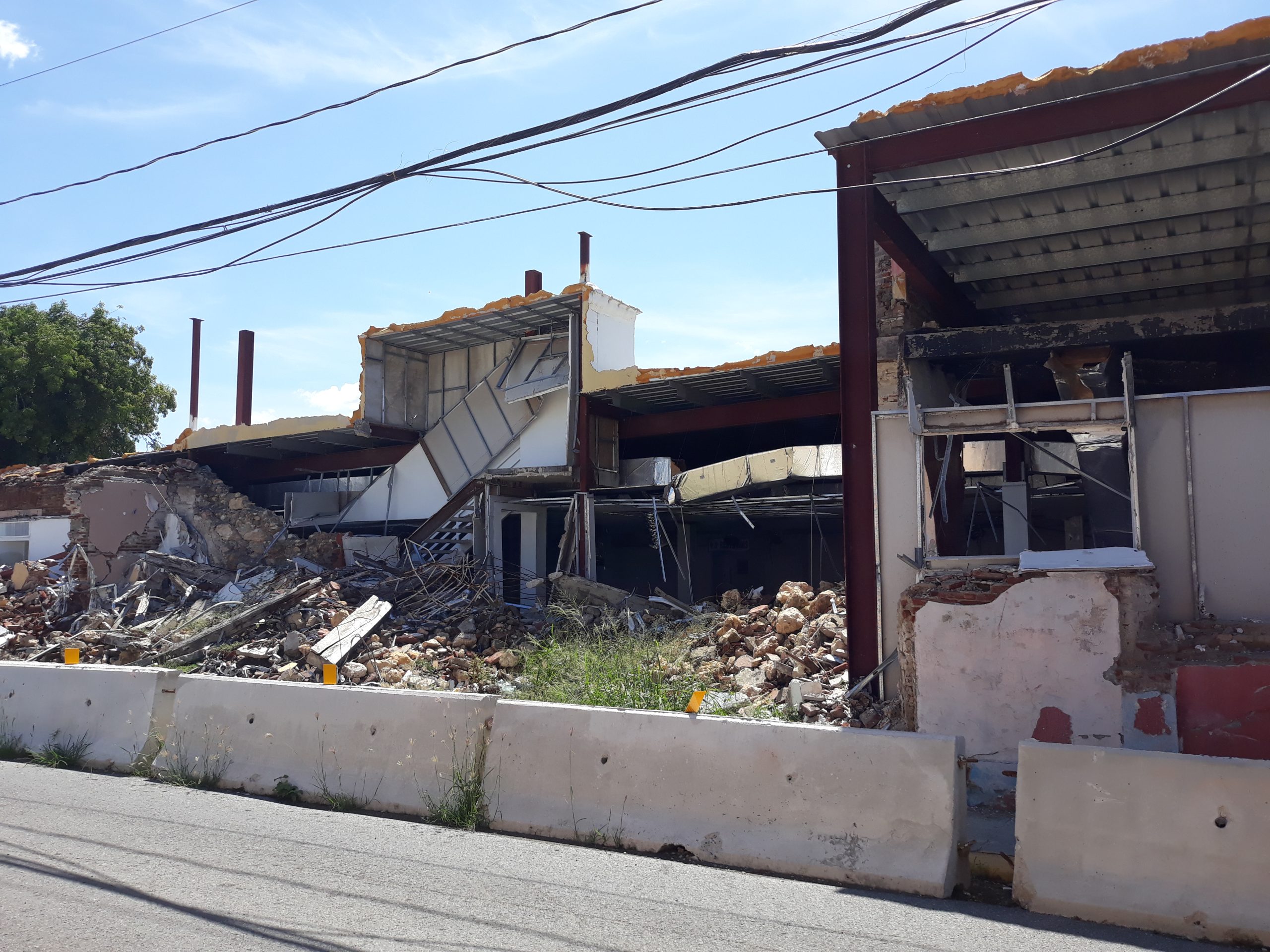 Casa derrumbada luego de terremoto